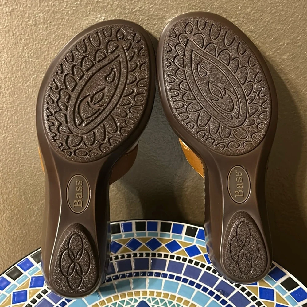 Bass Cushion wedge heel